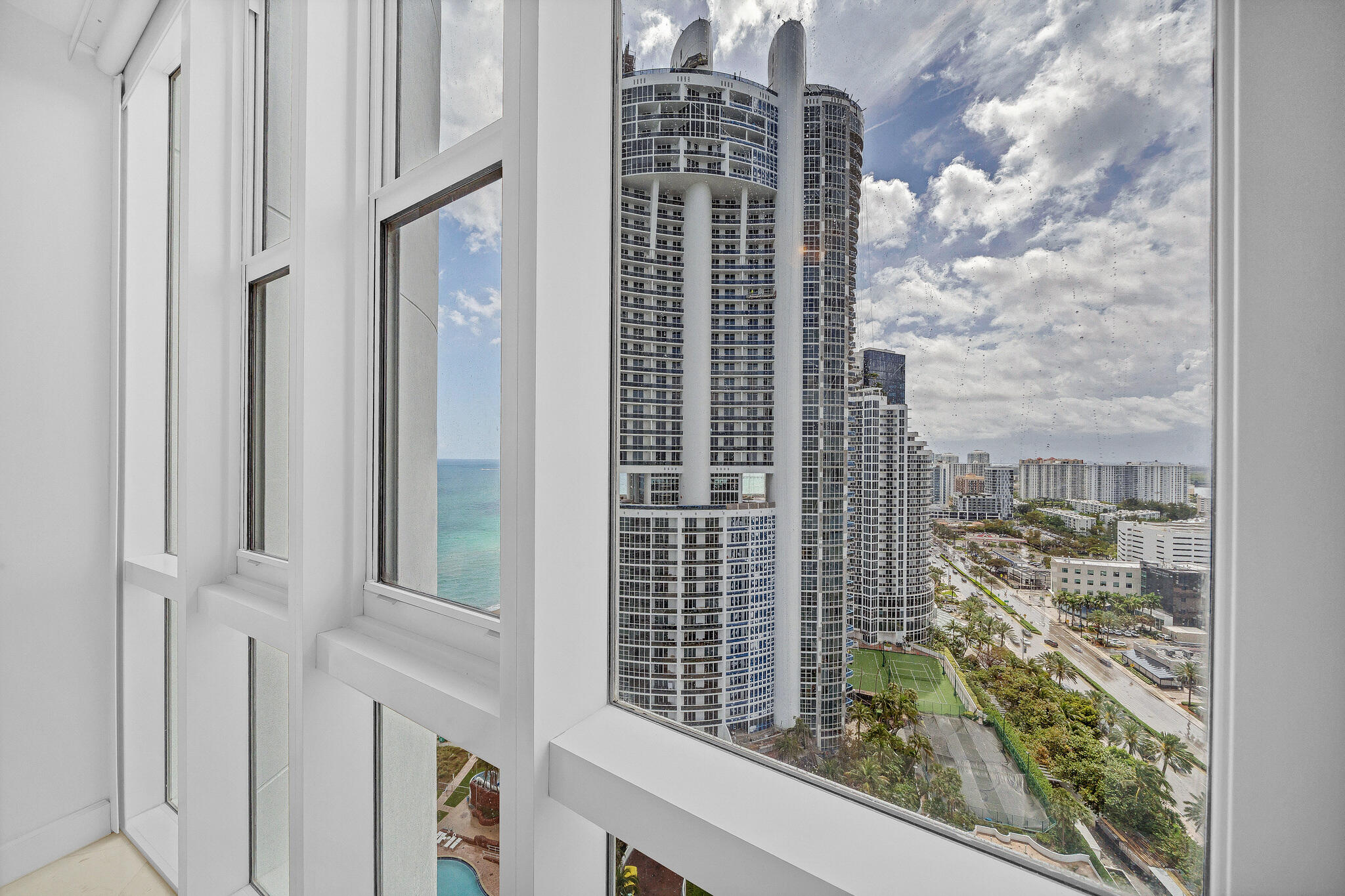 18201 Collins Avenue 3301A