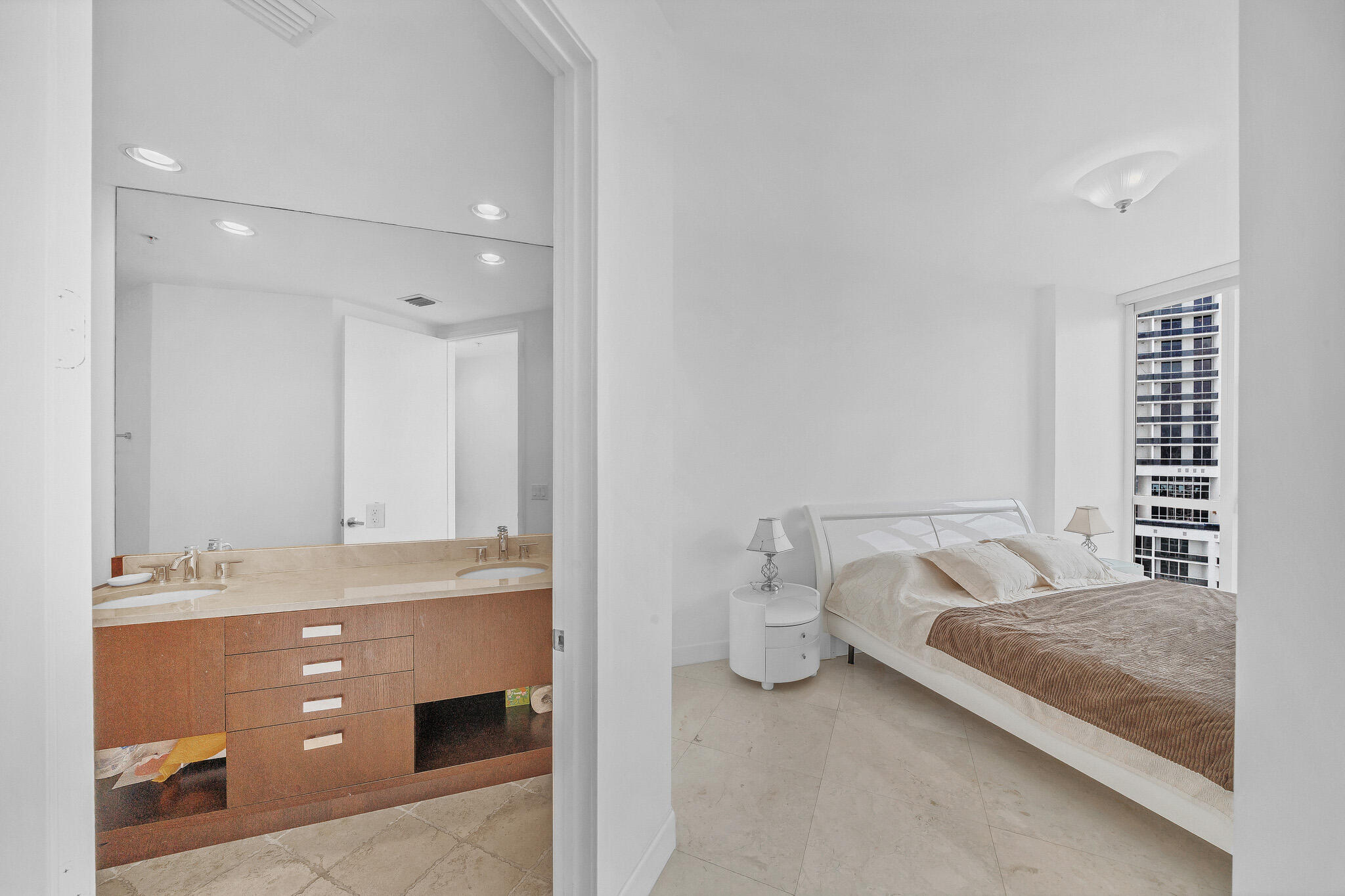 18201 Collins Avenue 3301A