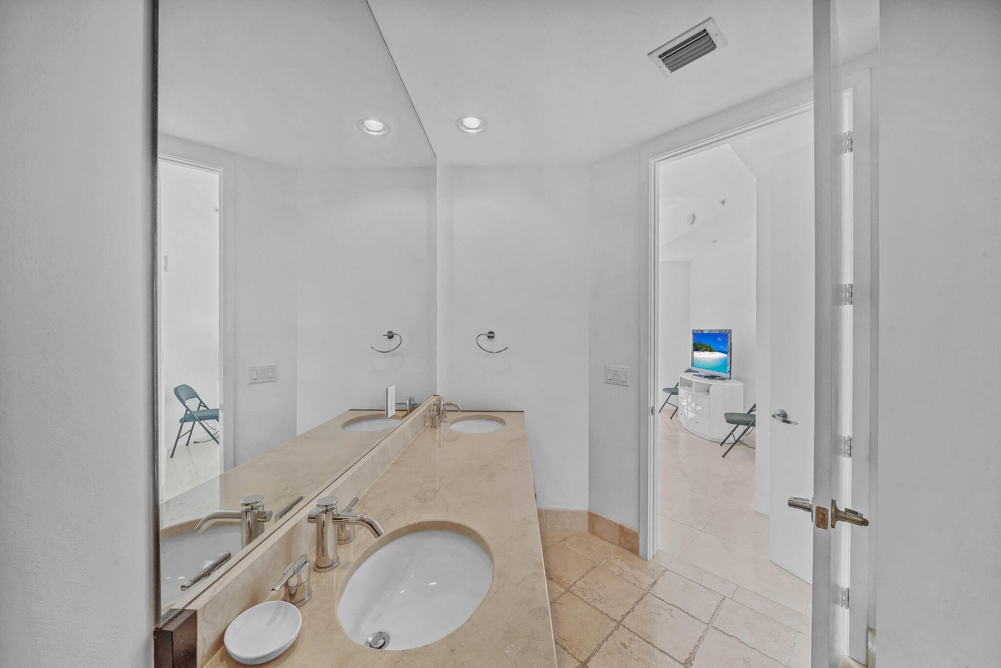 18201 Collins Avenue 3301A