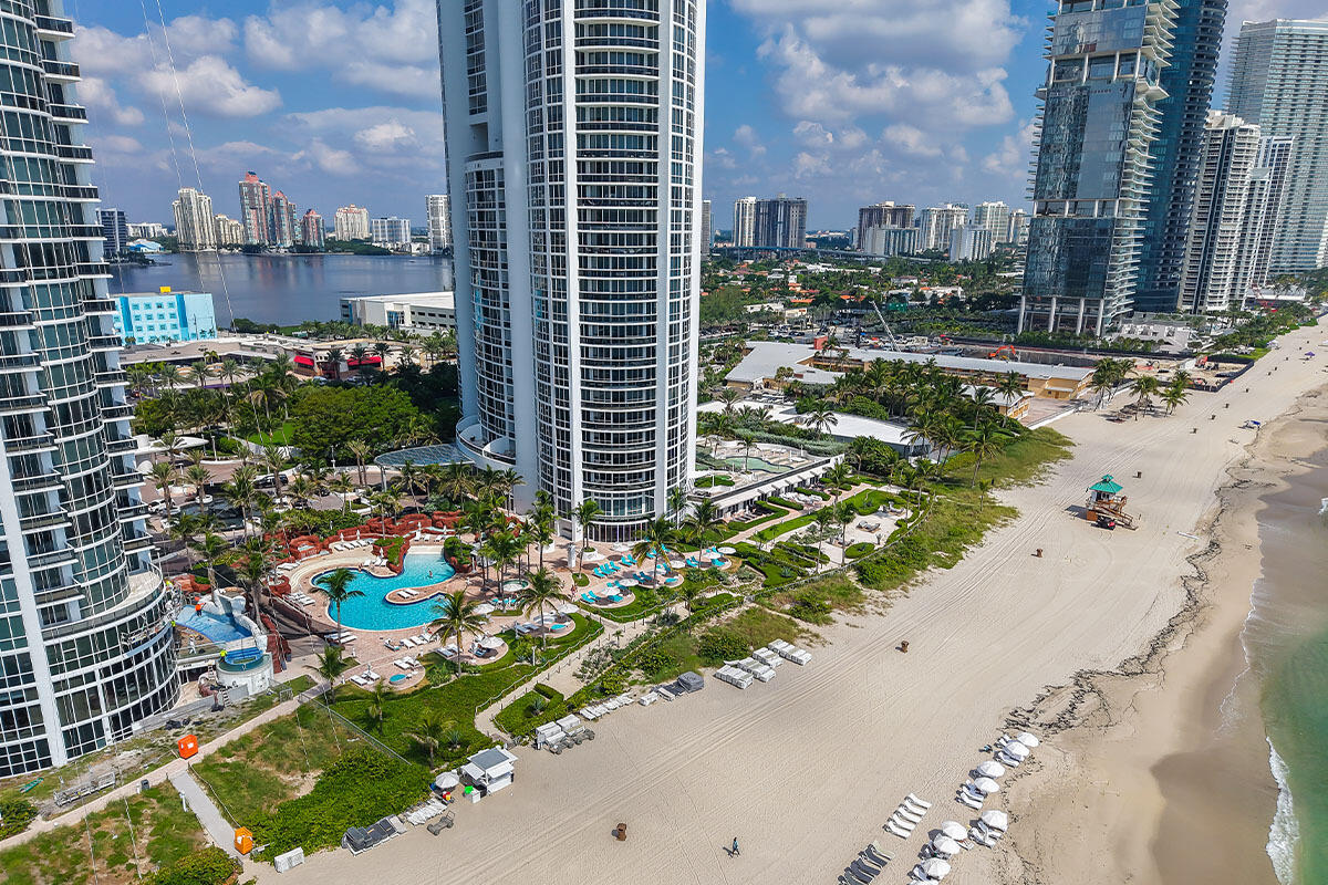 18201 Collins Avenue 3301A