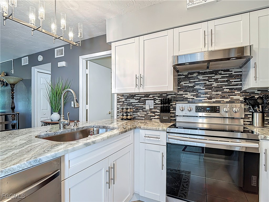 1100 Pondella RD 504