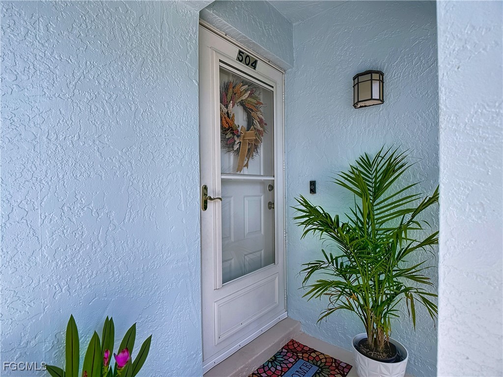 1100 Pondella RD 504