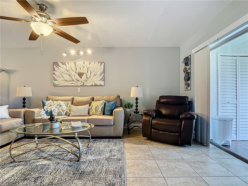 1100 Pondella RD 504