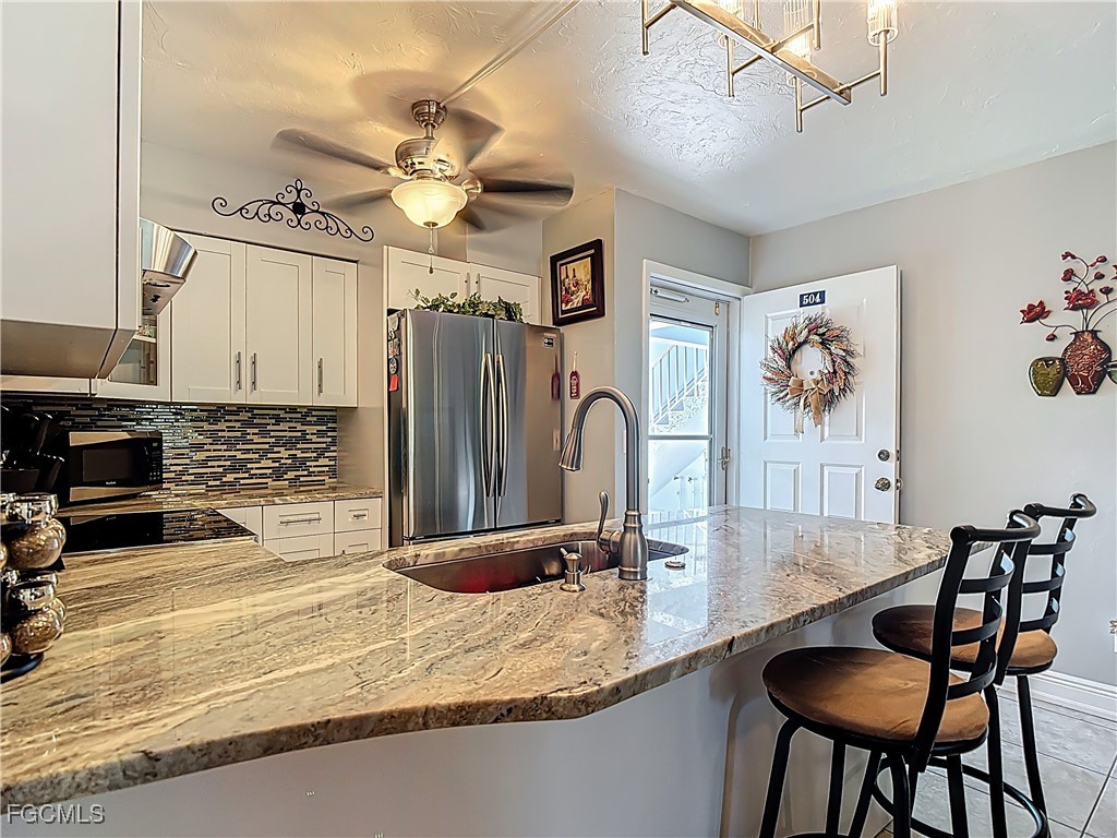 1100 Pondella RD 504