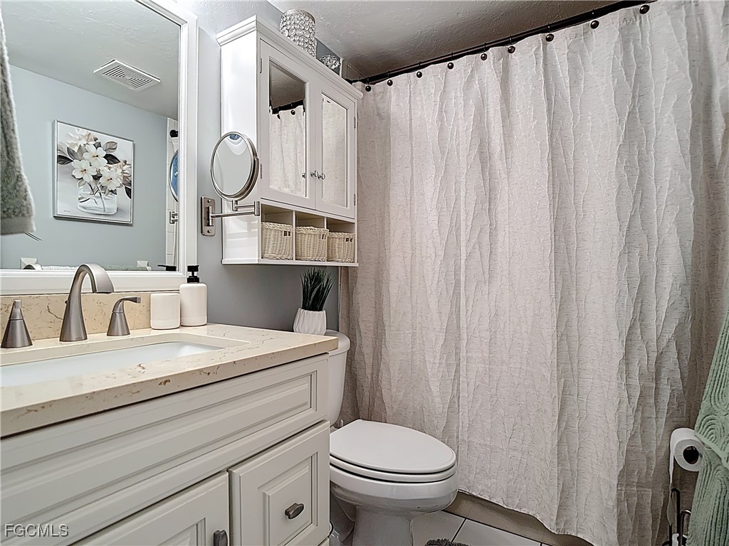 1100 Pondella RD 504