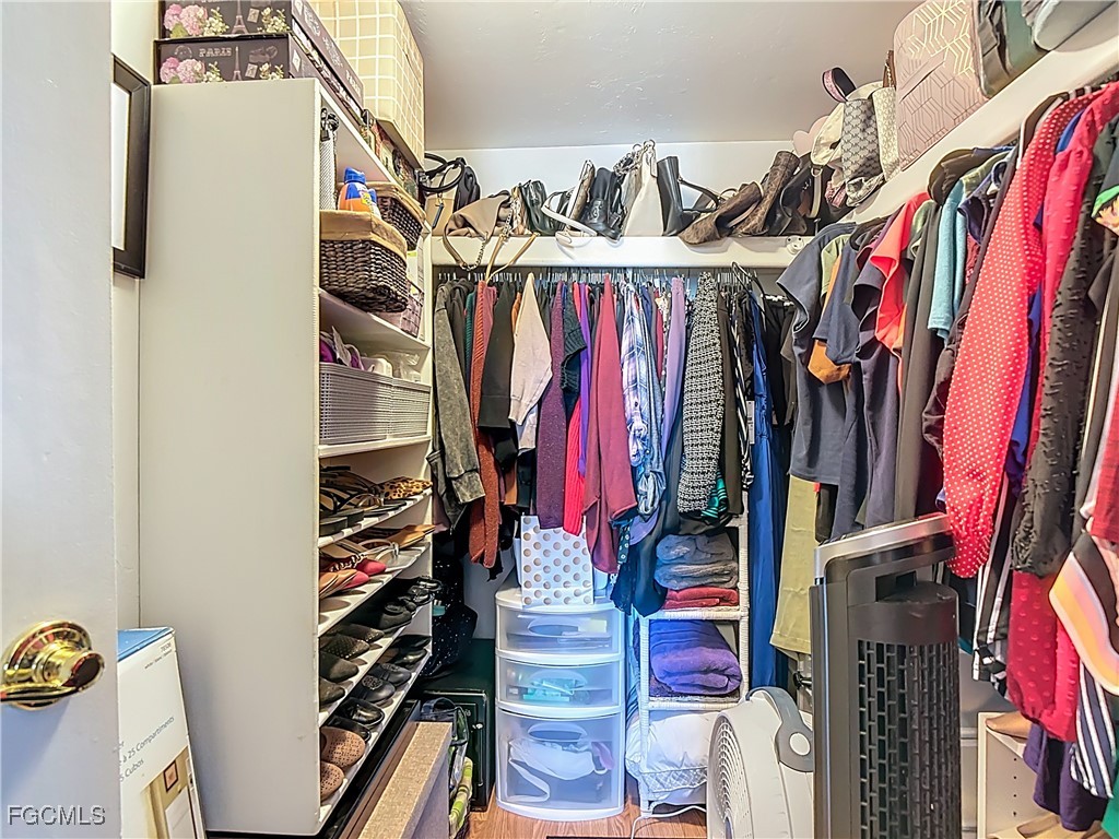 1100 Pondella RD 504