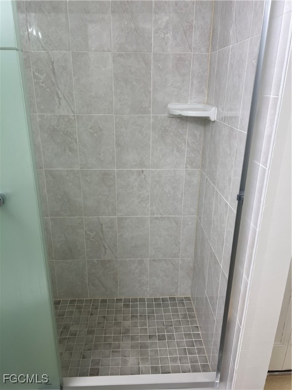 305 knotty pine CIR D-1