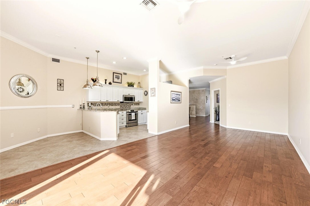 945 Eastham WAY H202