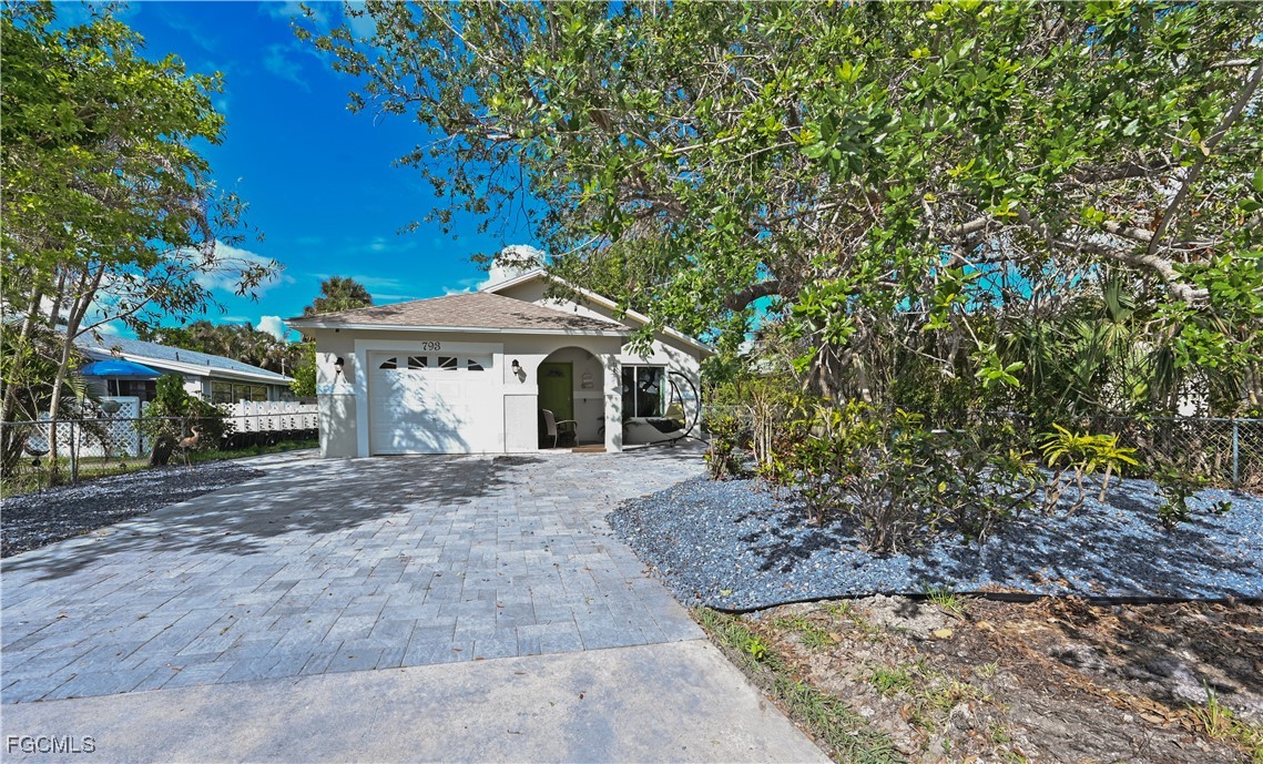 793 95th AVE N