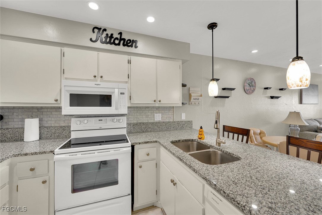 1100 Pondella RD 611