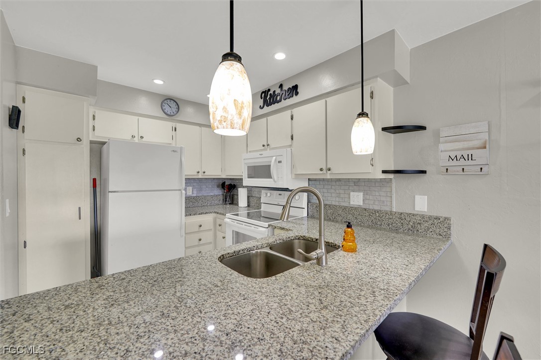 1100 Pondella RD 611