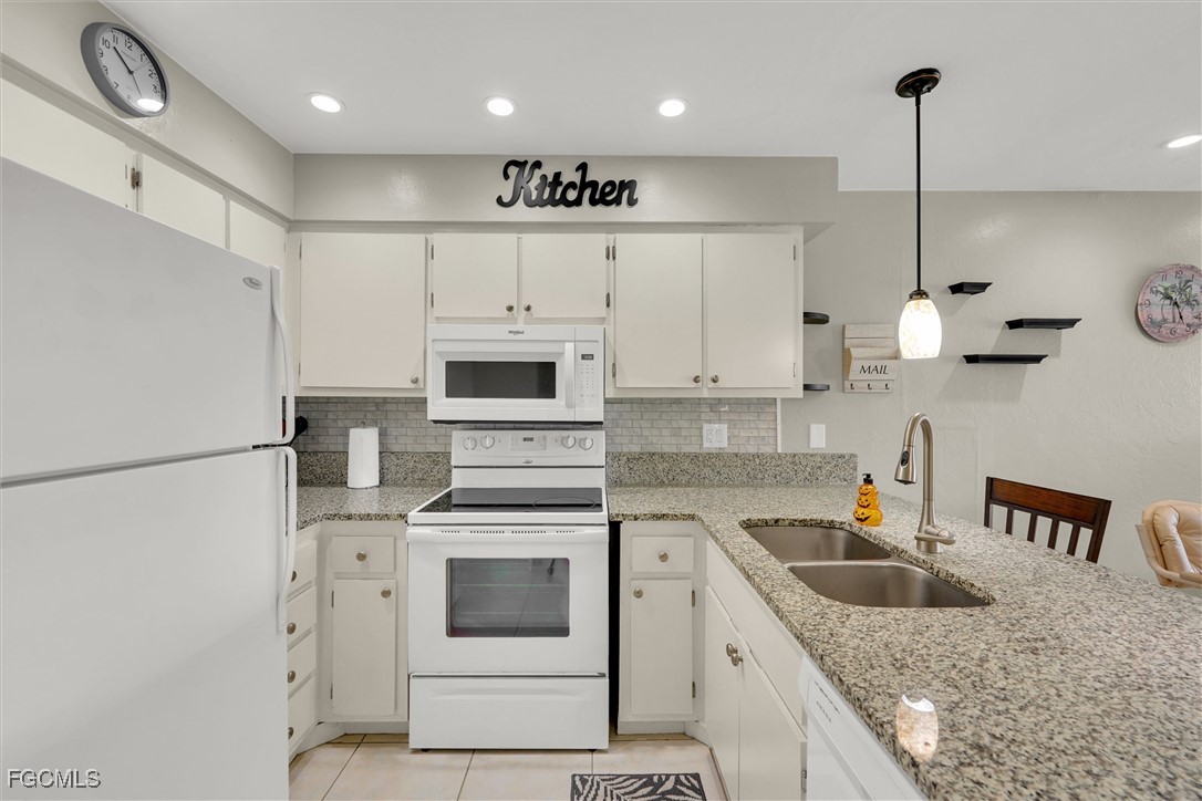 1100 Pondella RD 611