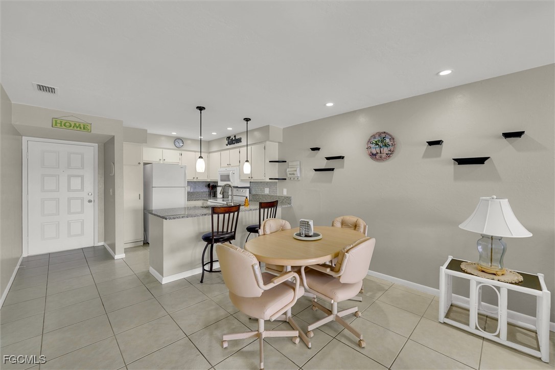 1100 Pondella RD 611