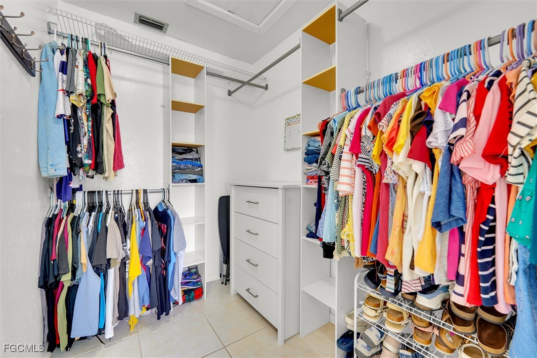 1100 Pondella RD 611