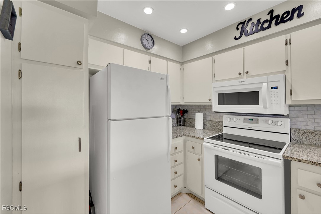 1100 Pondella RD 611