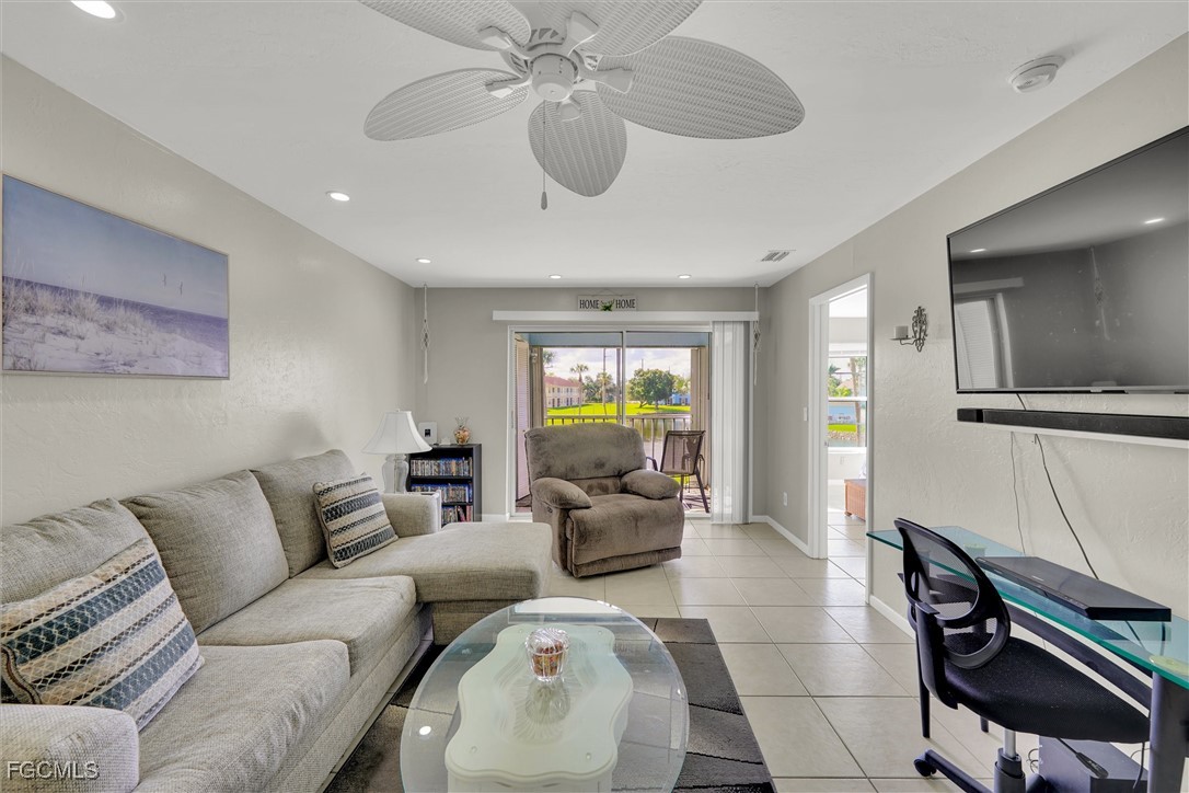 1100 Pondella RD 611