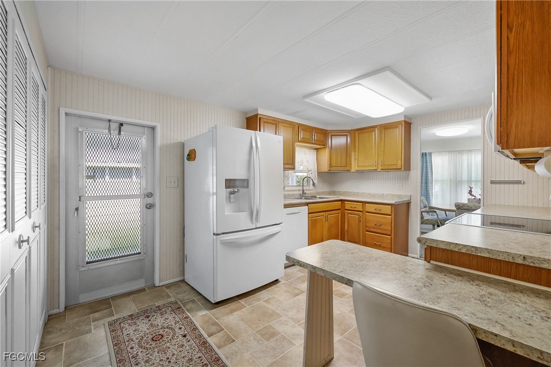 511 Pine Tree CT