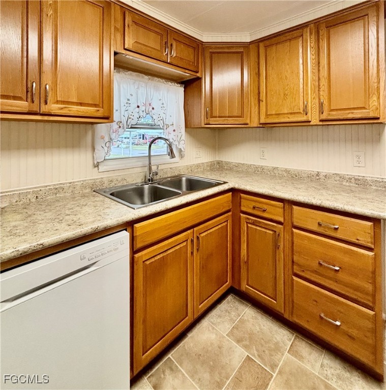 511 Pine Tree CT