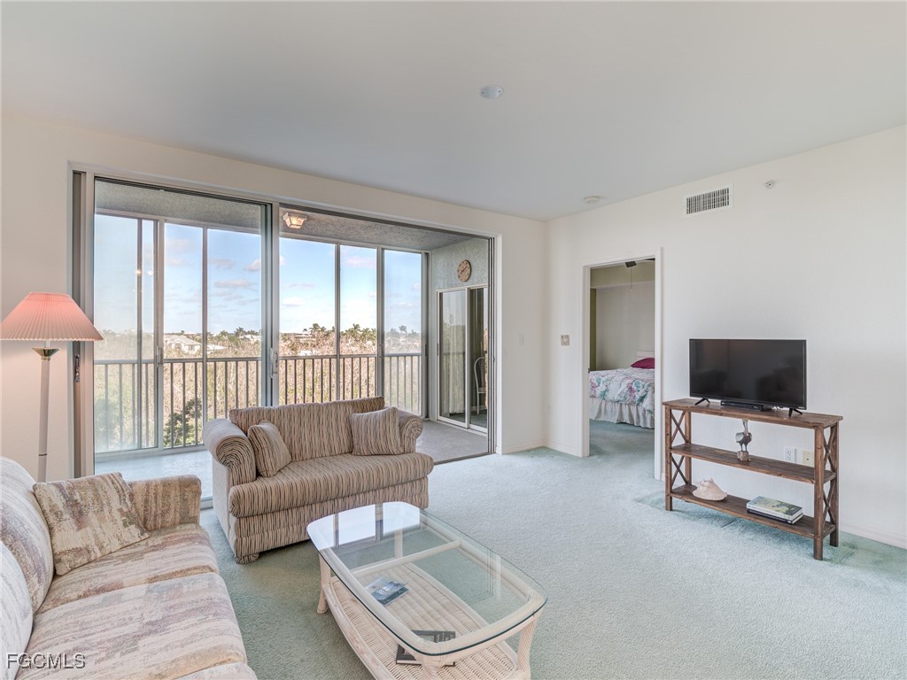 22712 Island Pines WAY 301