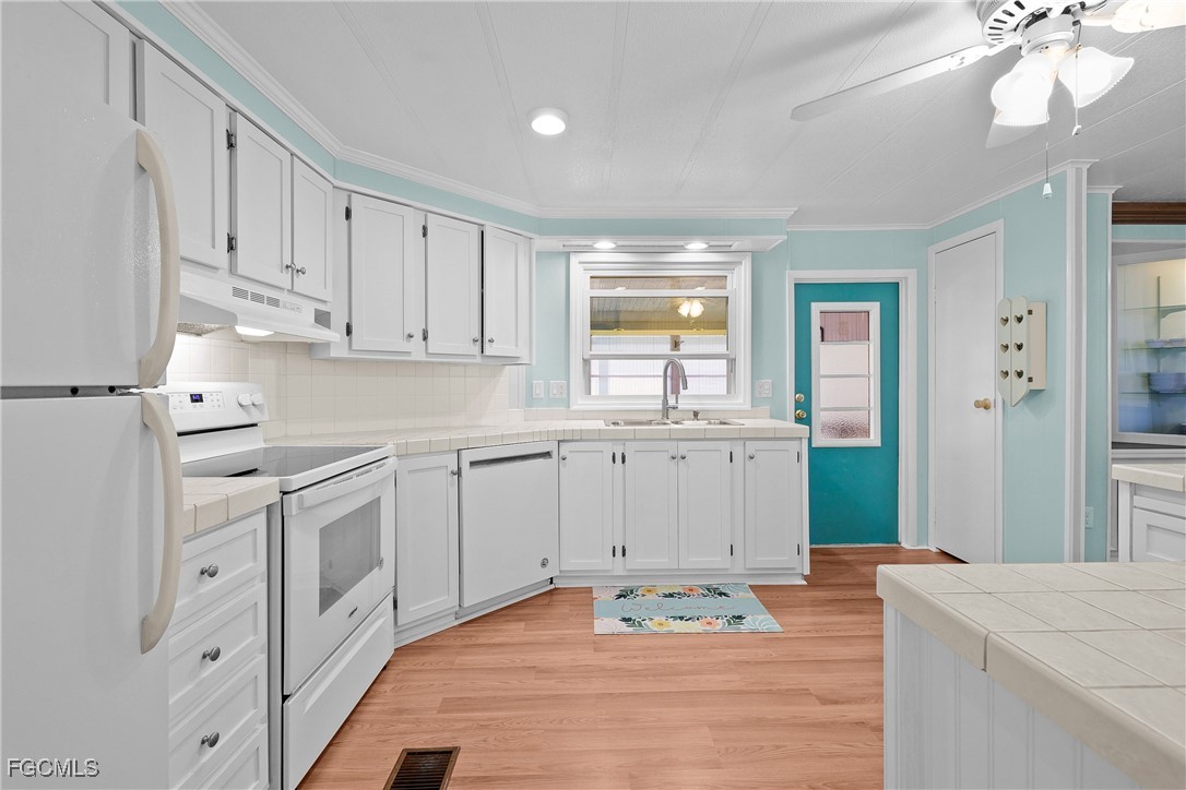 3159 Indian Village LN