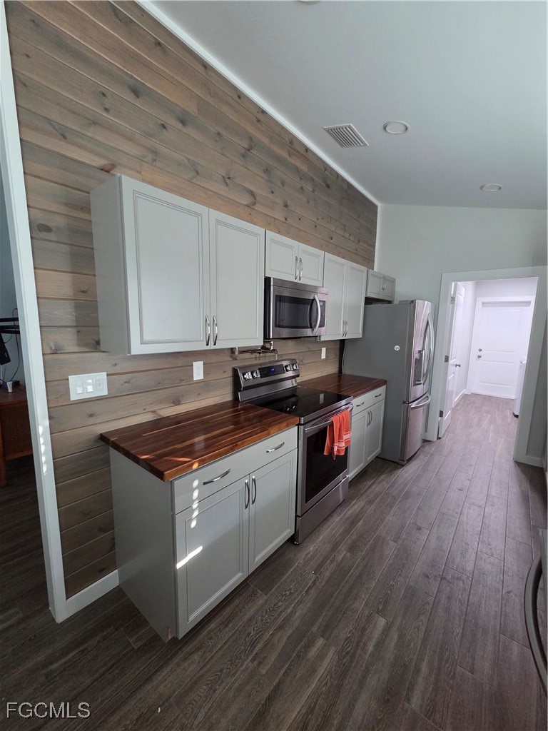 5367 Grovewood CIR
