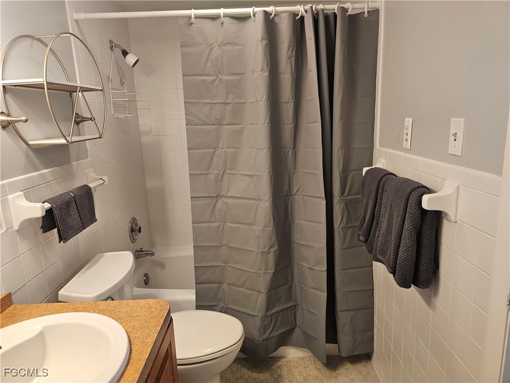 7400 Estero BLVD 214