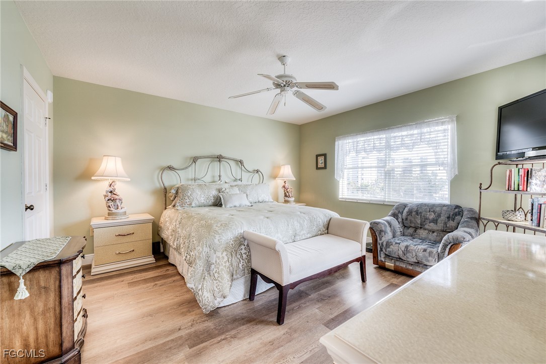 4411 Bay Beach LN 734