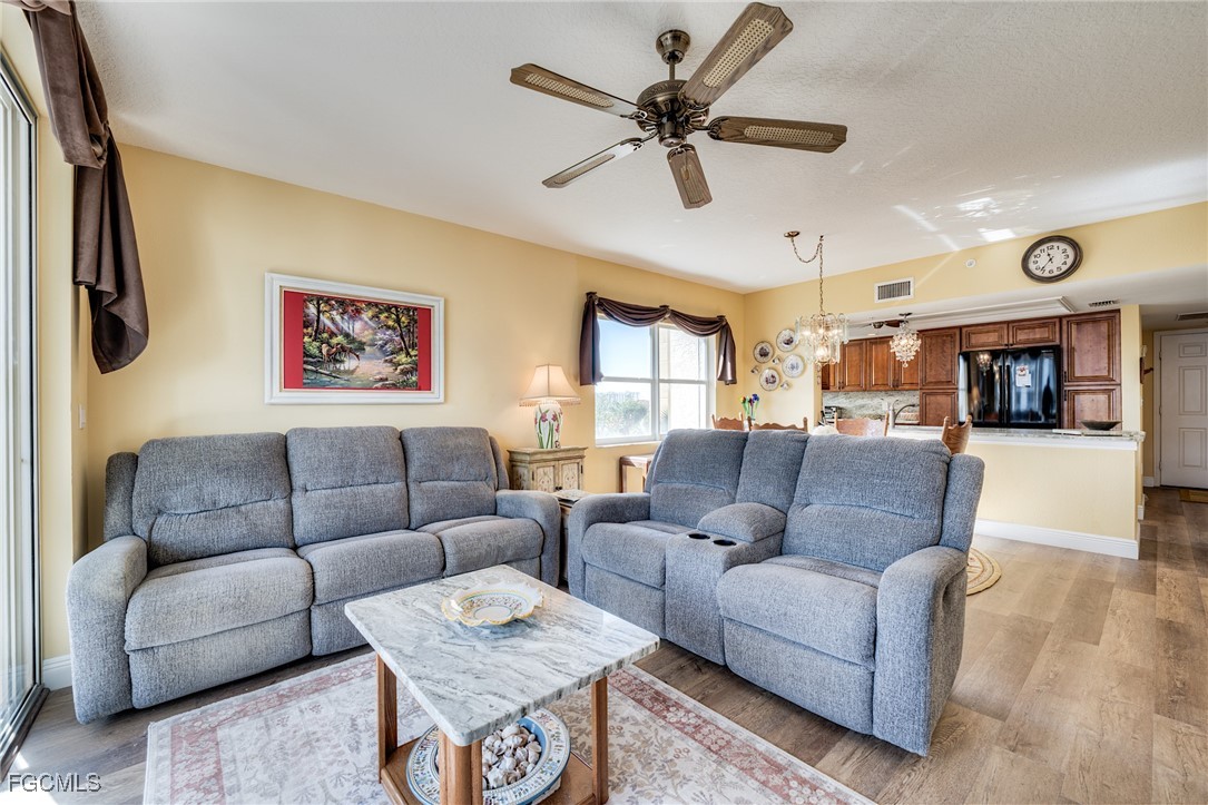 4411 Bay Beach LN 734