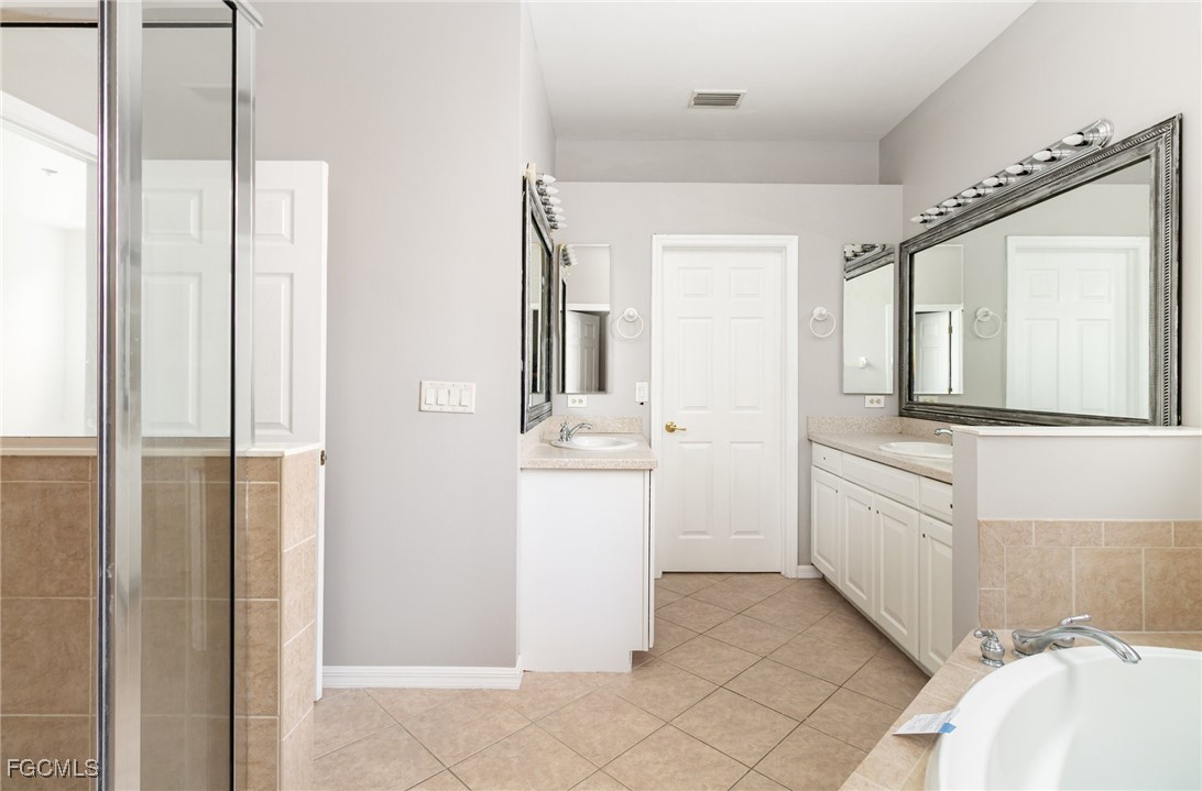 12858 Ivory Stone LOOP