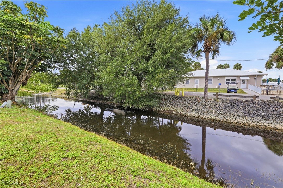 613 Pine Grove CT