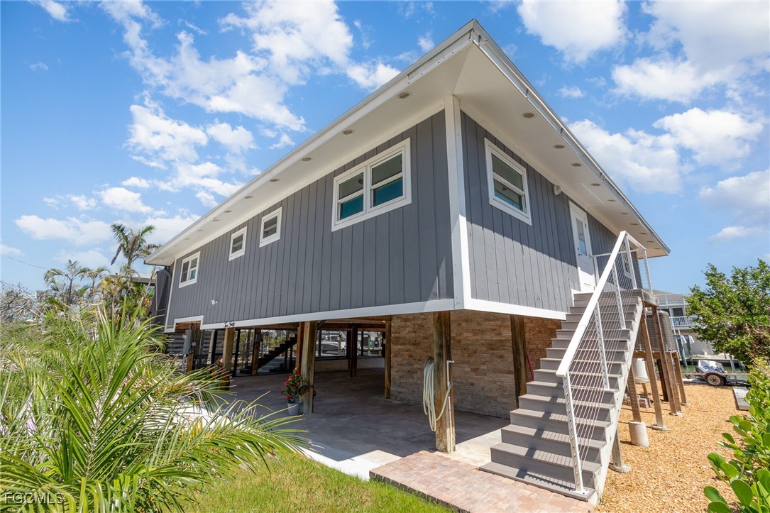 240 Driftwood LN