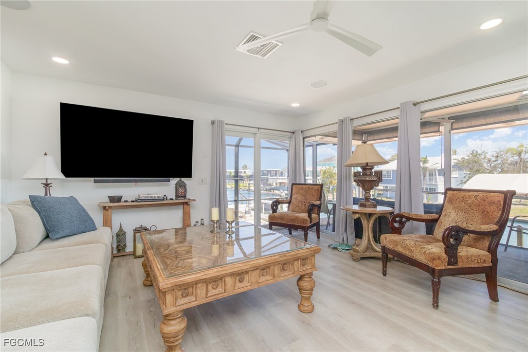 240 Driftwood LN