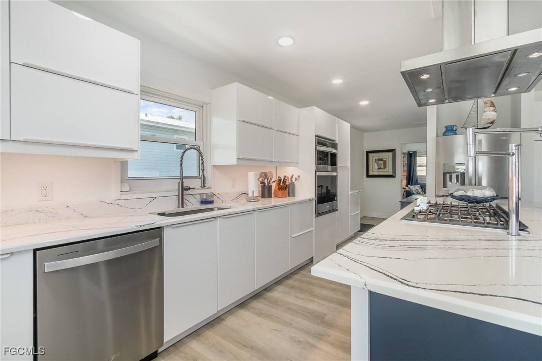 240 Driftwood LN