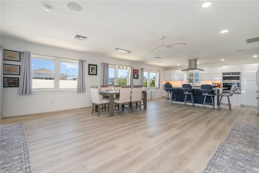 240 Driftwood LN