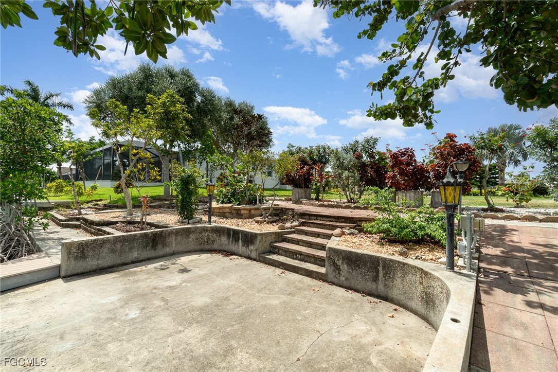127 SW 52nd TER