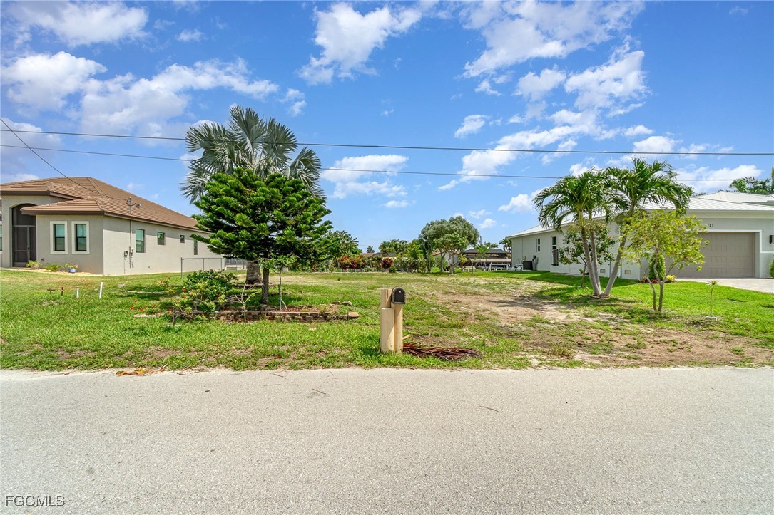 127 SW 52nd TER