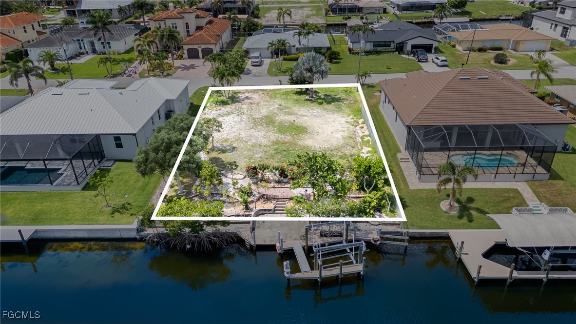 127 SW 52nd TER