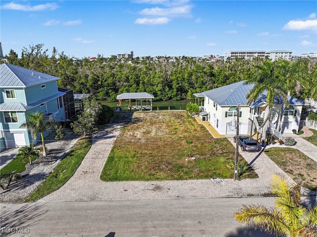 225 Tropical Shore WAY
