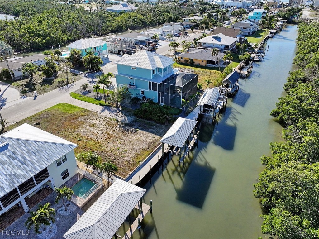 225 Tropical Shore WAY