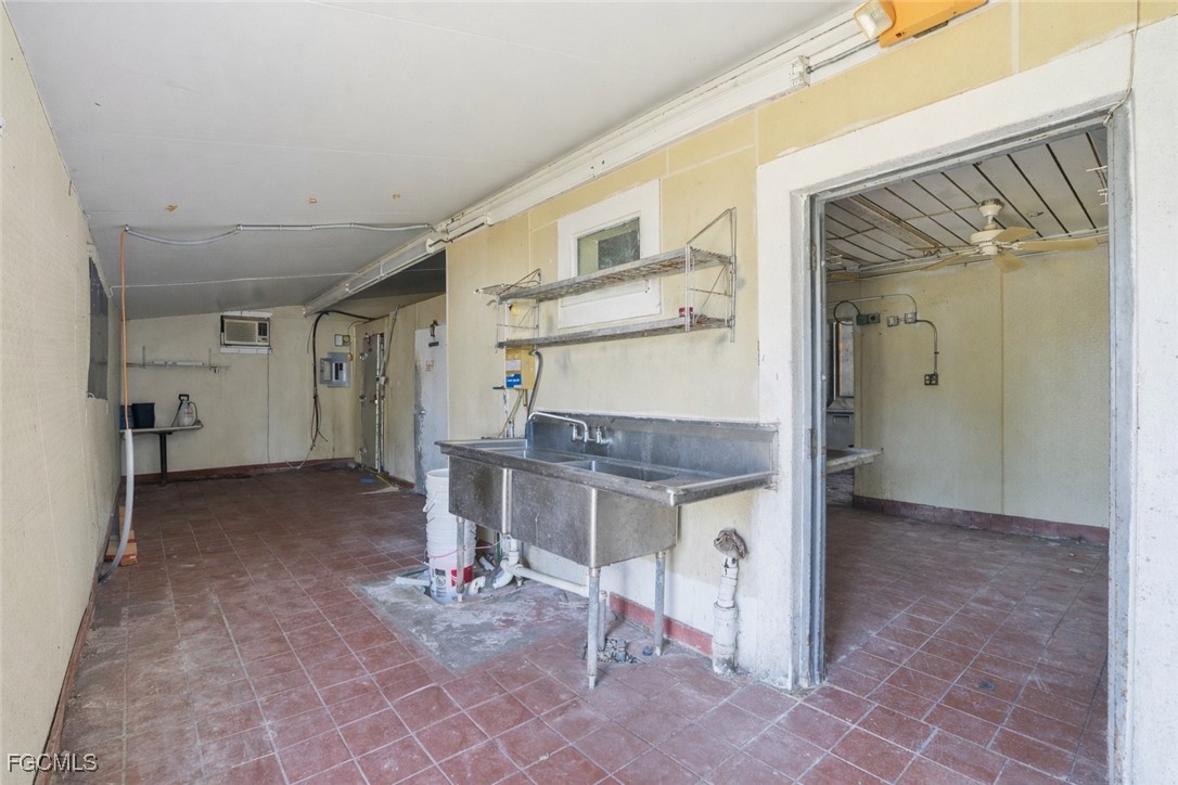 16541 San Carlos BLVD