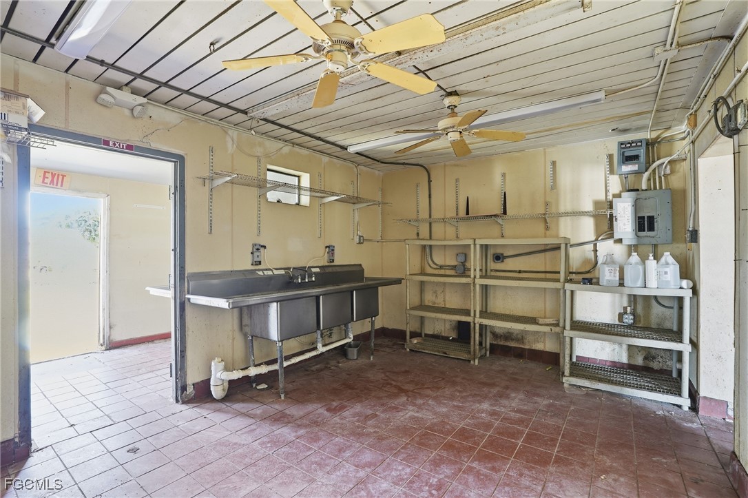 16541 San Carlos BLVD