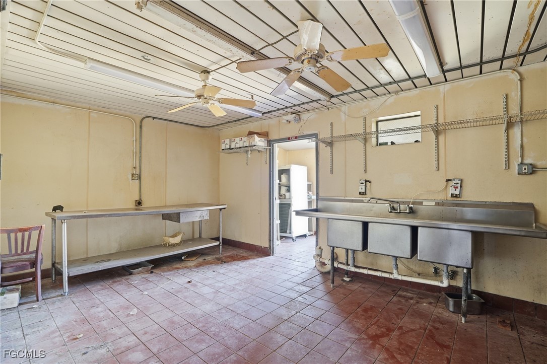 16541 San Carlos BLVD