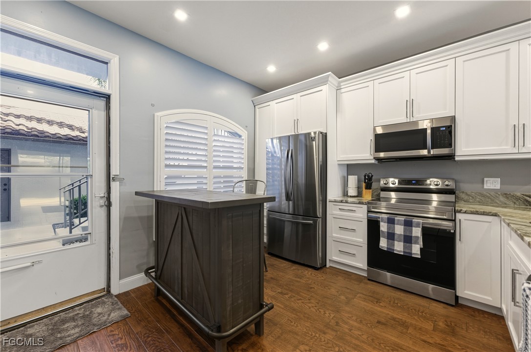 230 Newport DR 602