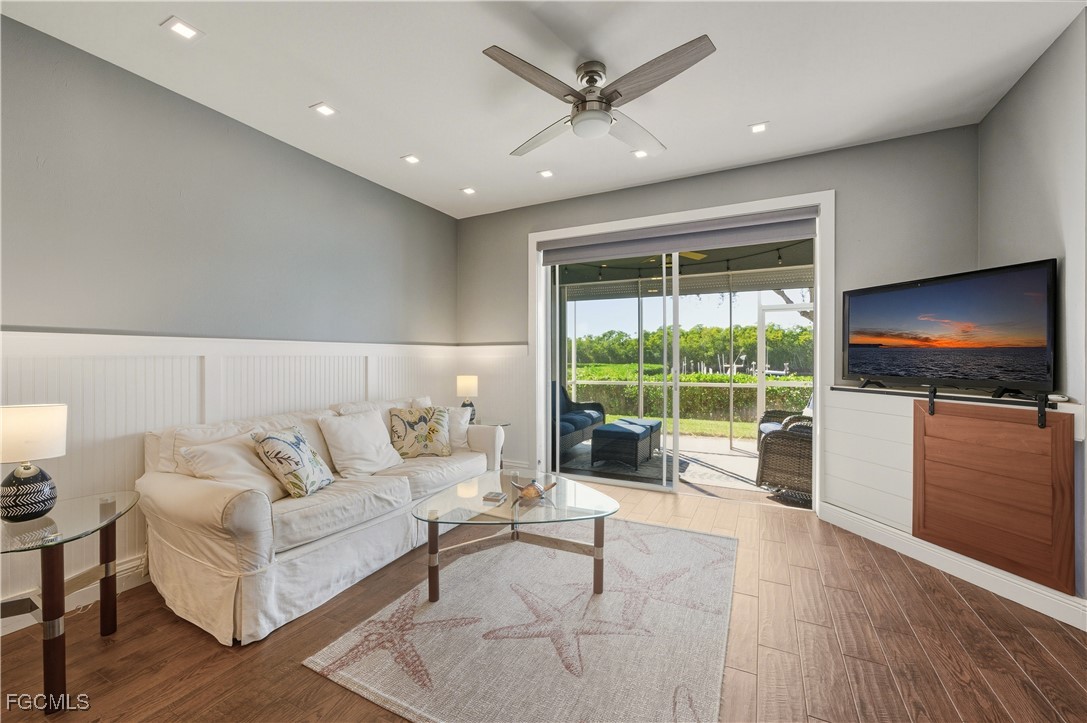 230 Newport DR 602