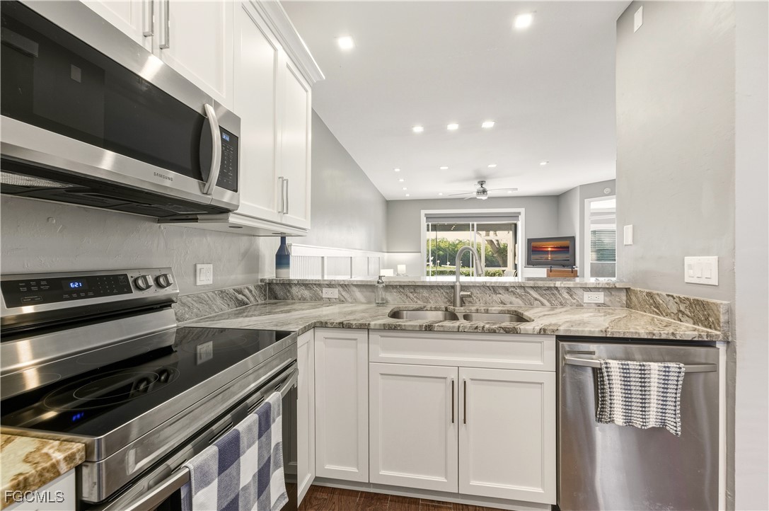 230 Newport DR 602