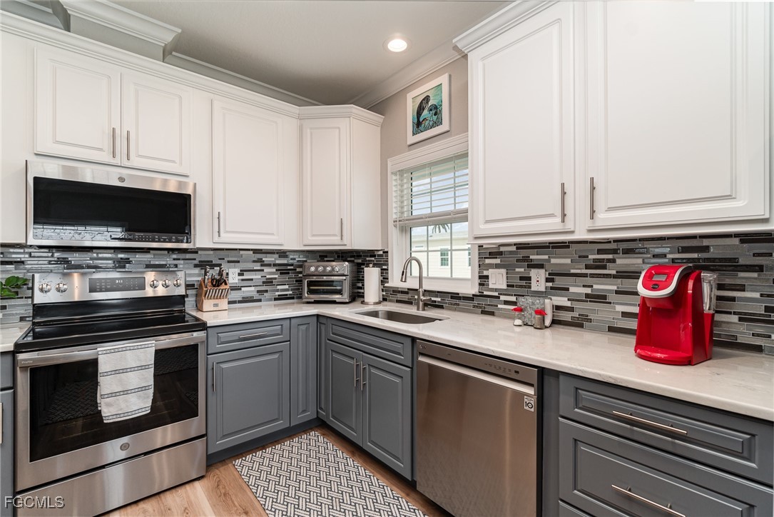 11511 Dogwood LN