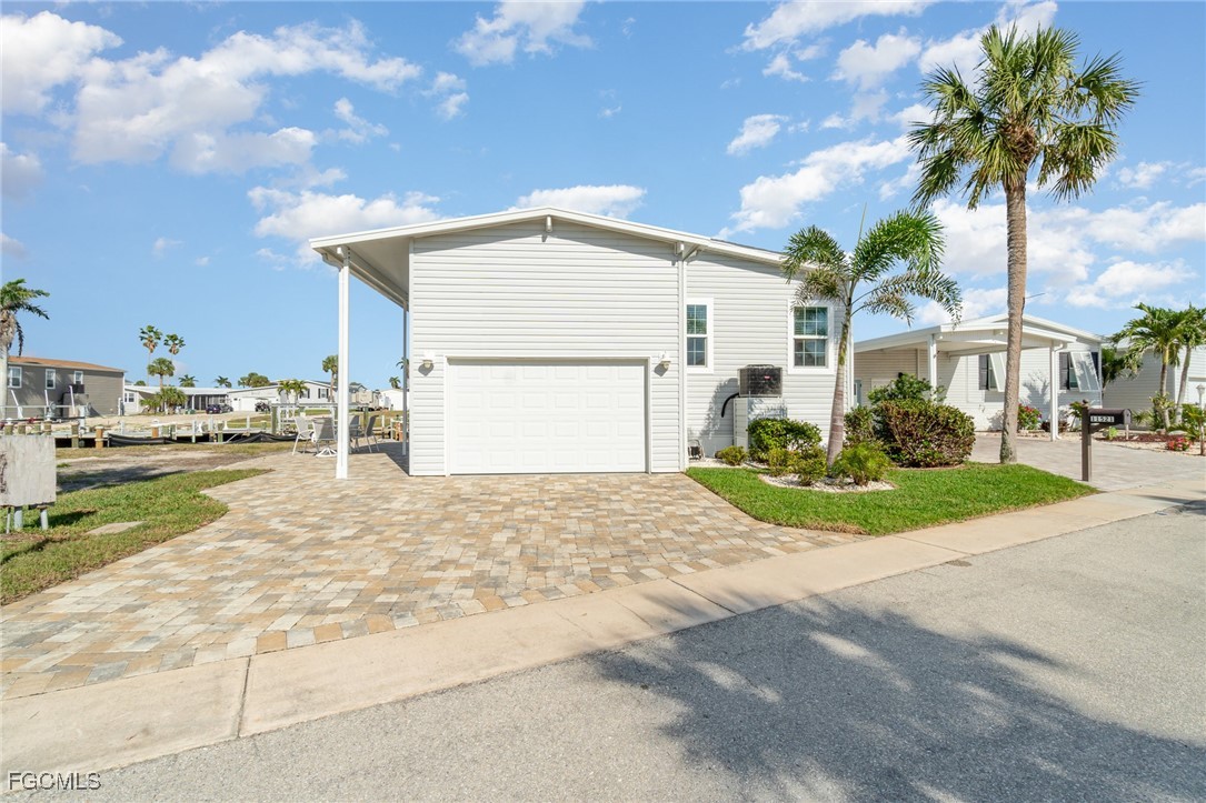 11511 Dogwood LN