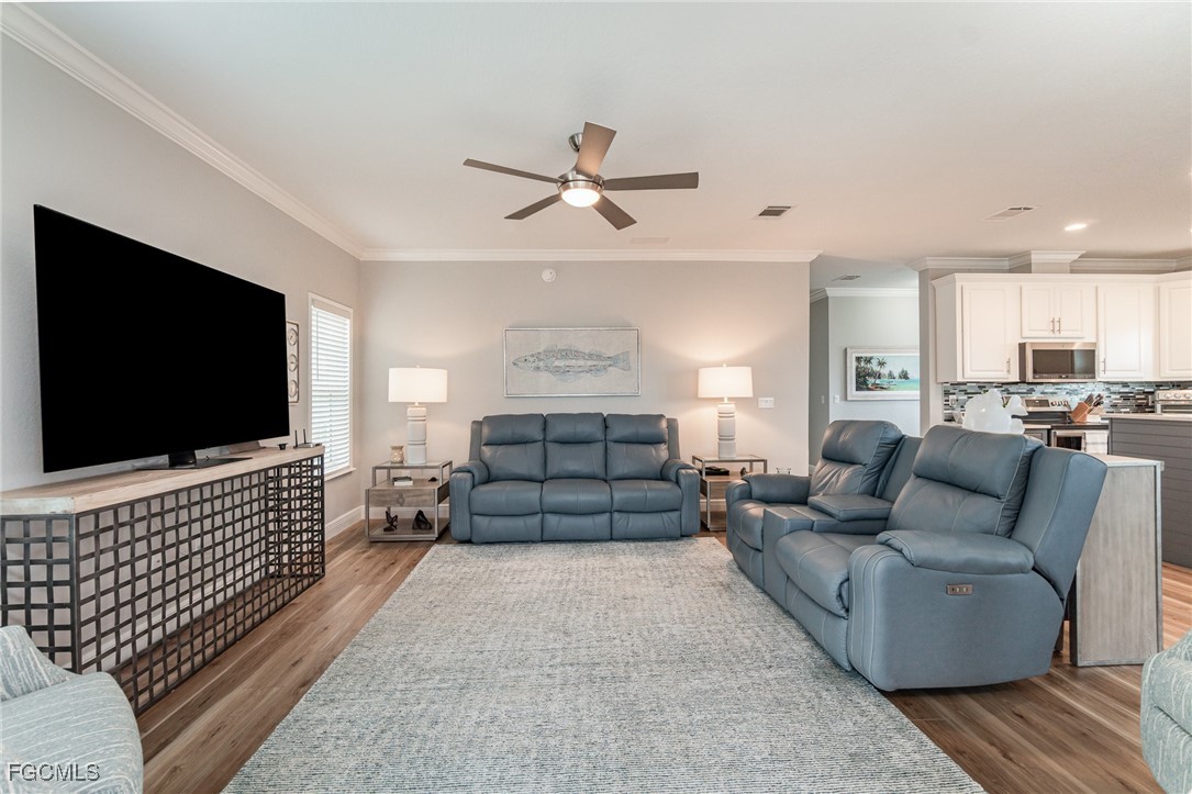 11511 Dogwood LN