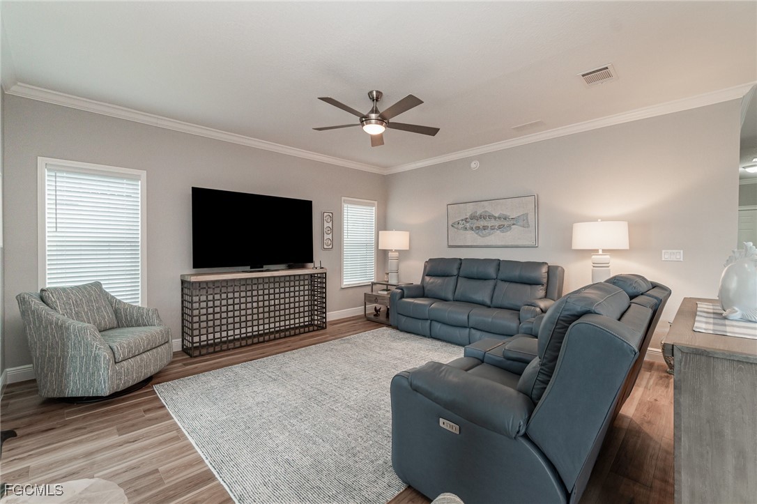 11511 Dogwood LN
