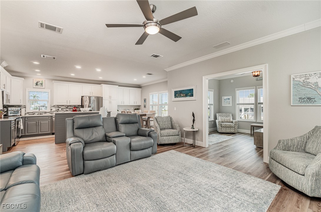 11511 Dogwood LN